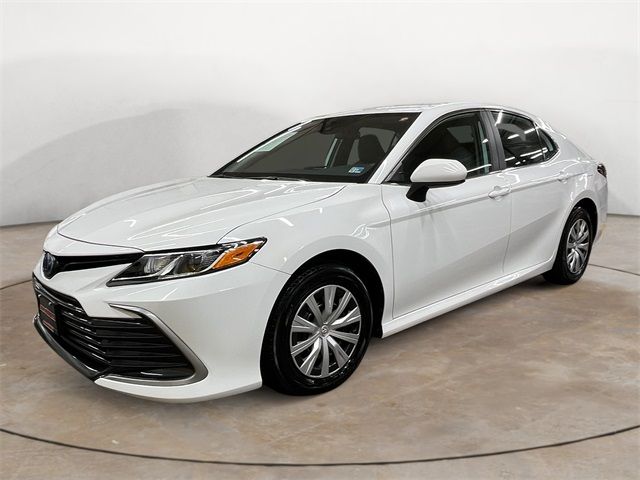 2022 Toyota Camry Hybrid LE