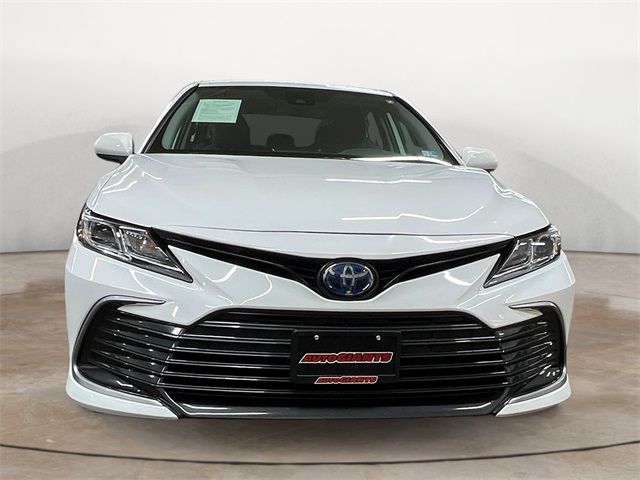 2022 Toyota Camry Hybrid LE