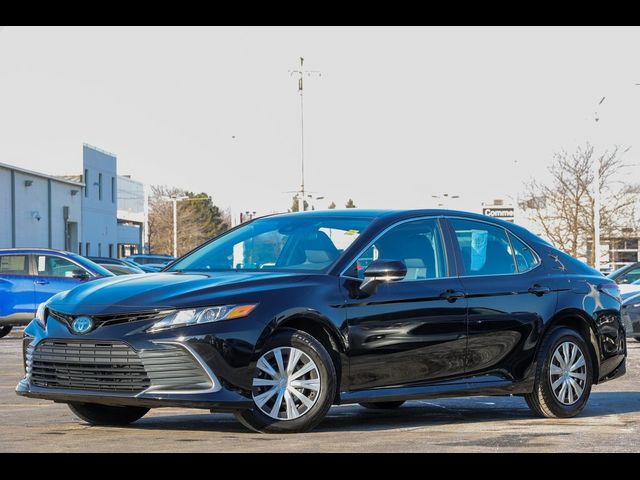 2022 Toyota Camry Hybrid LE