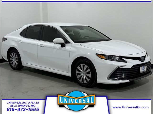 2022 Toyota Camry Hybrid LE