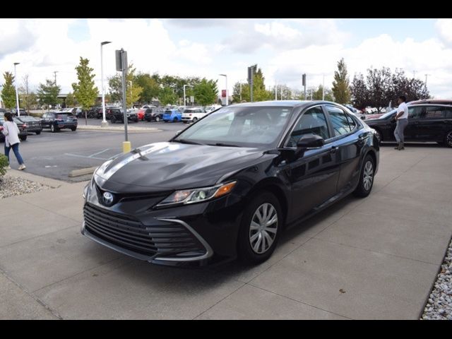 2022 Toyota Camry Hybrid LE