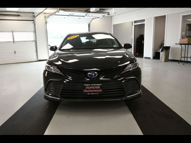 2022 Toyota Camry Hybrid LE