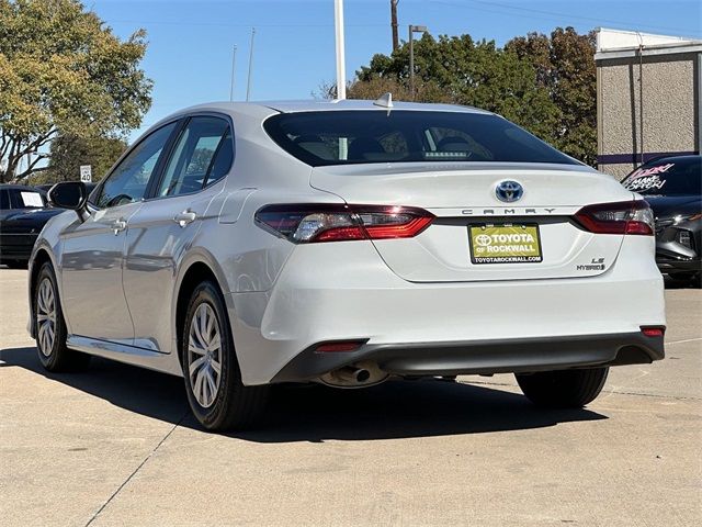 2022 Toyota Camry Hybrid LE