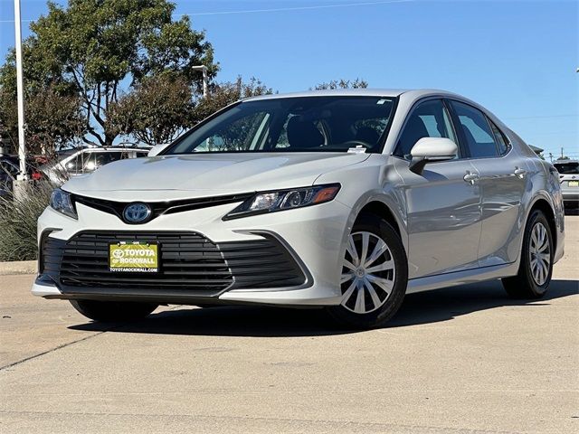 2022 Toyota Camry Hybrid LE