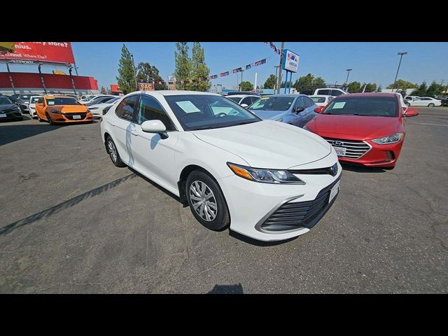 2022 Toyota Camry Hybrid LE