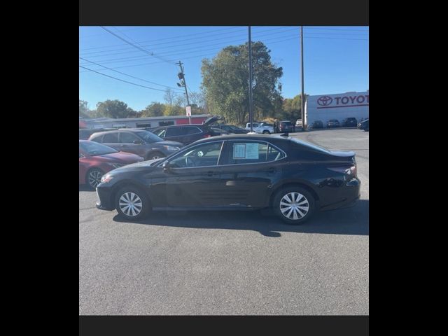 2022 Toyota Camry Hybrid LE