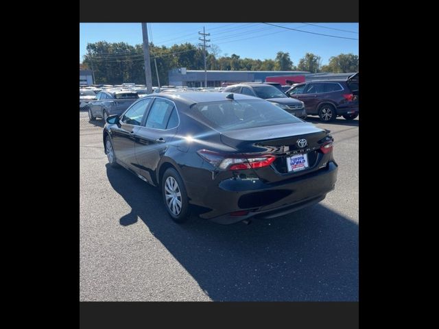 2022 Toyota Camry Hybrid LE