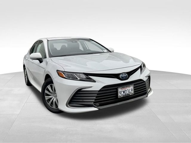 2022 Toyota Camry Hybrid LE