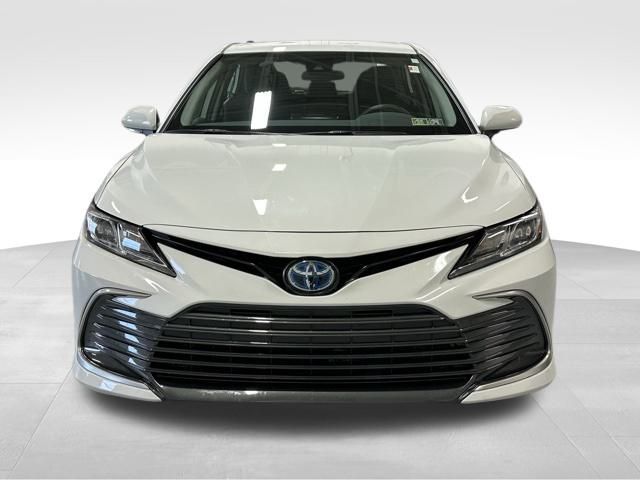 2022 Toyota Camry Hybrid LE