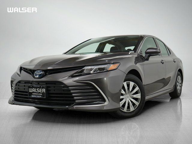 2022 Toyota Camry Hybrid LE