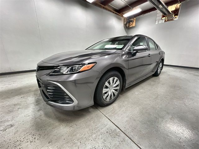 2022 Toyota Camry Hybrid LE