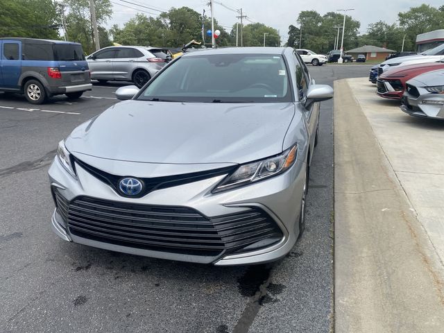 2022 Toyota Camry Hybrid LE