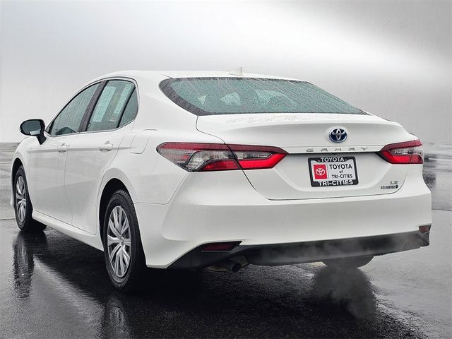 2022 Toyota Camry Hybrid LE