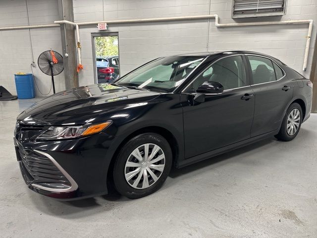 2022 Toyota Camry Hybrid LE