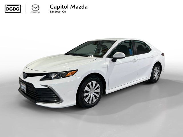 2022 Toyota Camry Hybrid LE