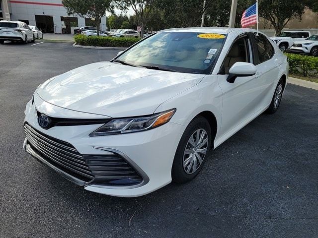 2022 Toyota Camry Hybrid LE