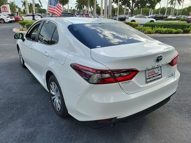 2022 Toyota Camry Hybrid LE