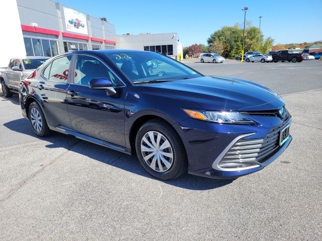 2022 Toyota Camry Hybrid LE