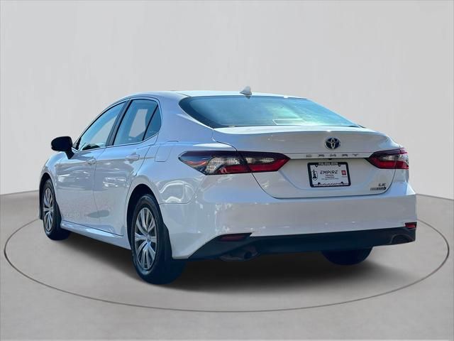 2022 Toyota Camry Hybrid LE