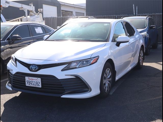 2022 Toyota Camry Hybrid LE