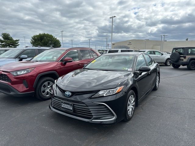 2022 Toyota Camry Hybrid LE