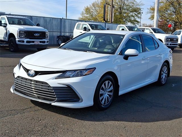 2022 Toyota Camry Hybrid LE