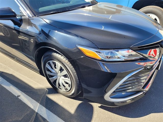 2022 Toyota Camry Hybrid LE