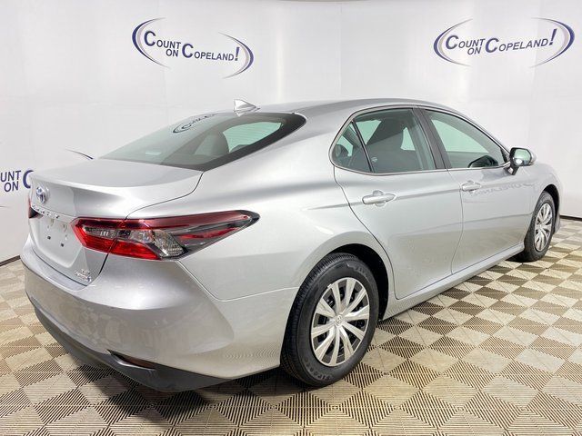 2022 Toyota Camry Hybrid LE