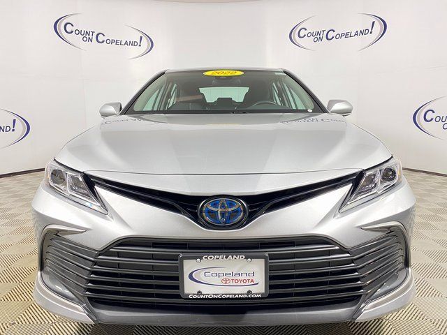 2022 Toyota Camry Hybrid LE