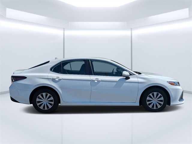 2022 Toyota Camry Hybrid LE