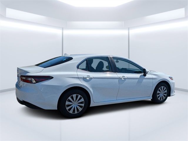 2022 Toyota Camry Hybrid LE