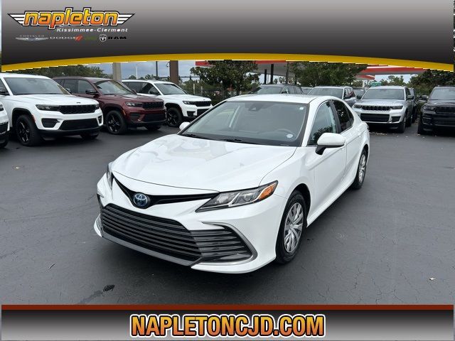 2022 Toyota Camry Hybrid LE