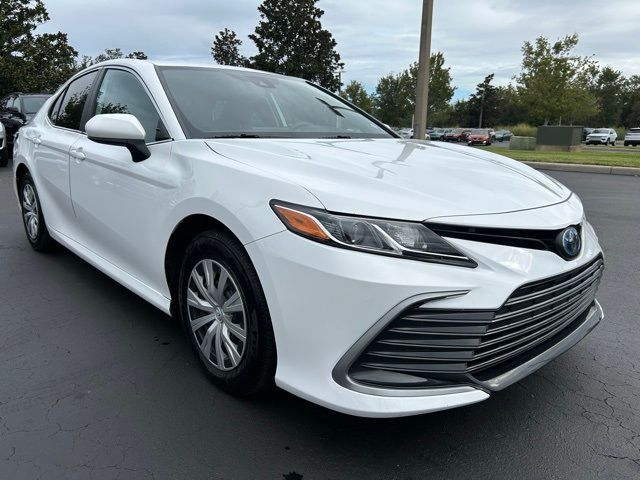 2022 Toyota Camry Hybrid LE