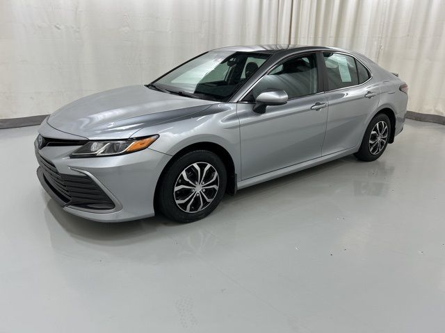 2022 Toyota Camry Hybrid LE