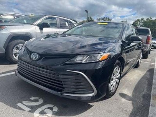 2022 Toyota Camry Hybrid LE