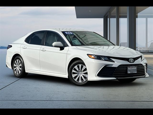 2022 Toyota Camry Hybrid LE