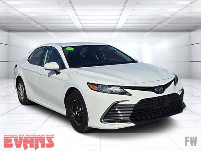 2022 Toyota Camry Hybrid LE