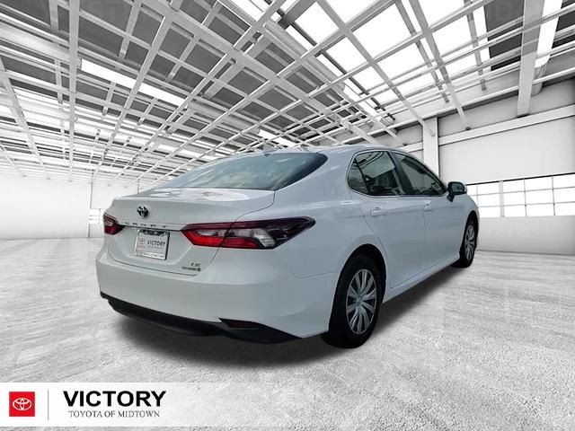 2022 Toyota Camry Hybrid LE