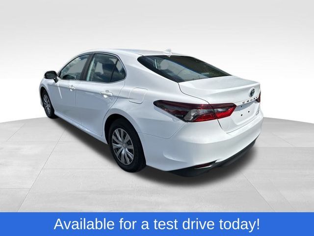 2022 Toyota Camry Hybrid LE