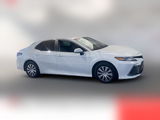 2022 Toyota Camry Hybrid LE