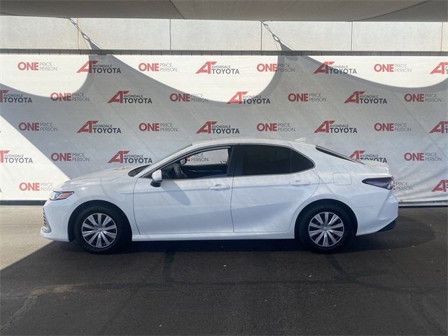 2022 Toyota Camry Hybrid LE