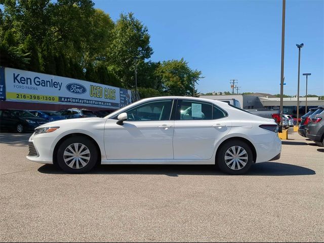 2022 Toyota Camry Hybrid LE