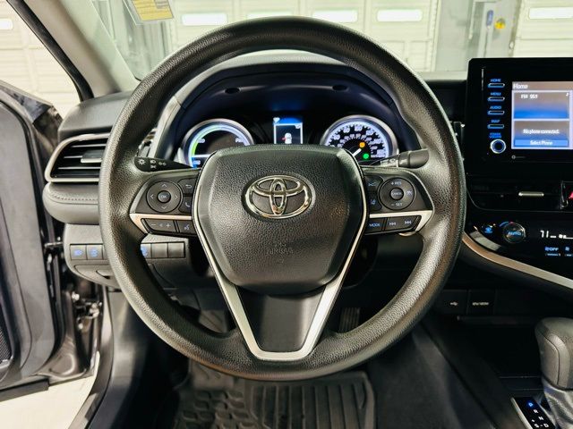 2022 Toyota Camry Hybrid LE