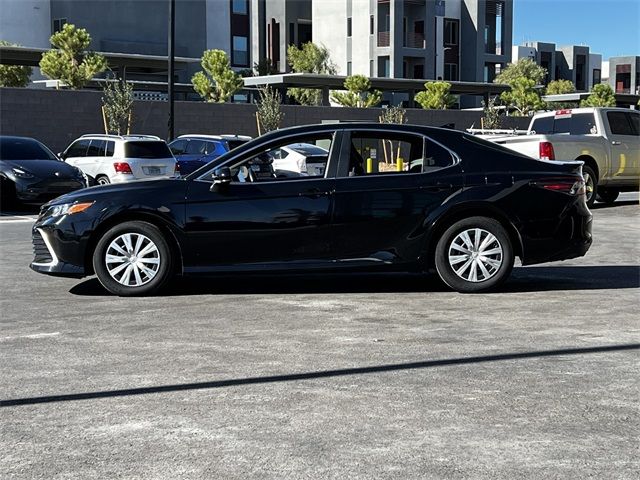 2022 Toyota Camry Hybrid LE