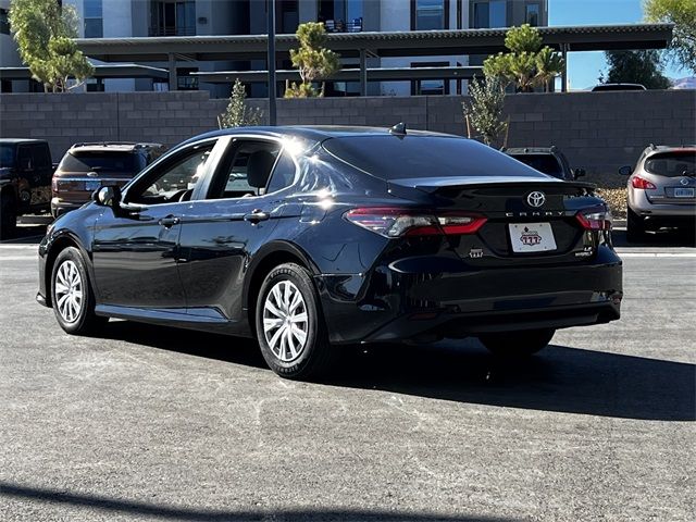 2022 Toyota Camry Hybrid LE