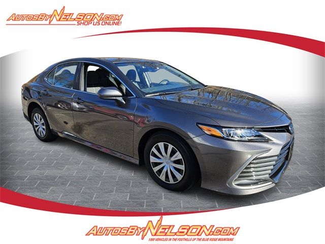 2022 Toyota Camry Hybrid LE