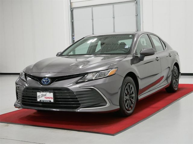 2022 Toyota Camry Hybrid LE