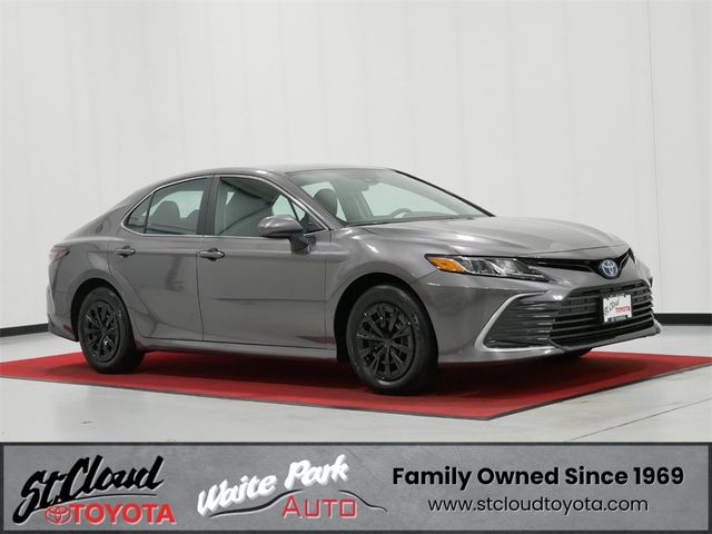 2022 Toyota Camry Hybrid LE