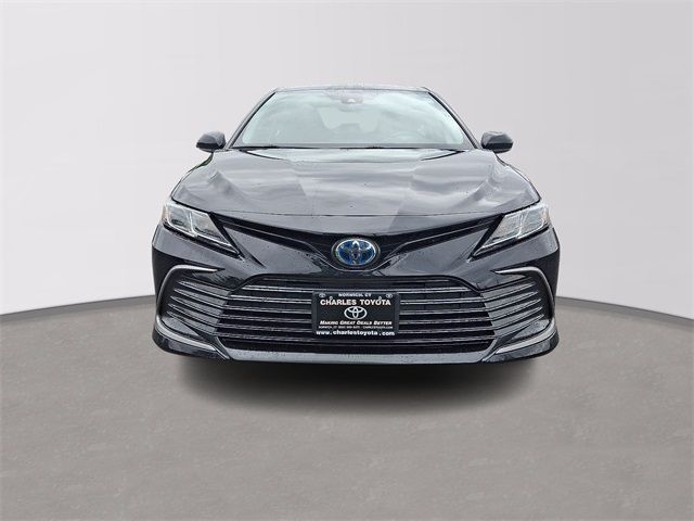 2022 Toyota Camry Hybrid LE