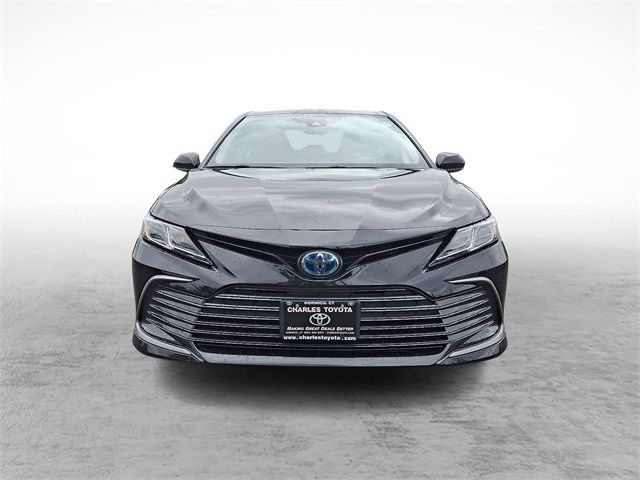 2022 Toyota Camry Hybrid LE